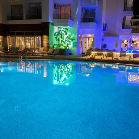 Munamar Beach فندق 4*
